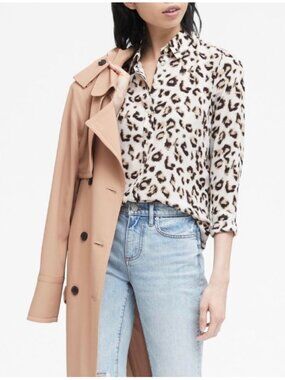 BANANA REPUBLIC Dillon Classic Fit Shirt Blouse in Snow Leopard - Size S Tall